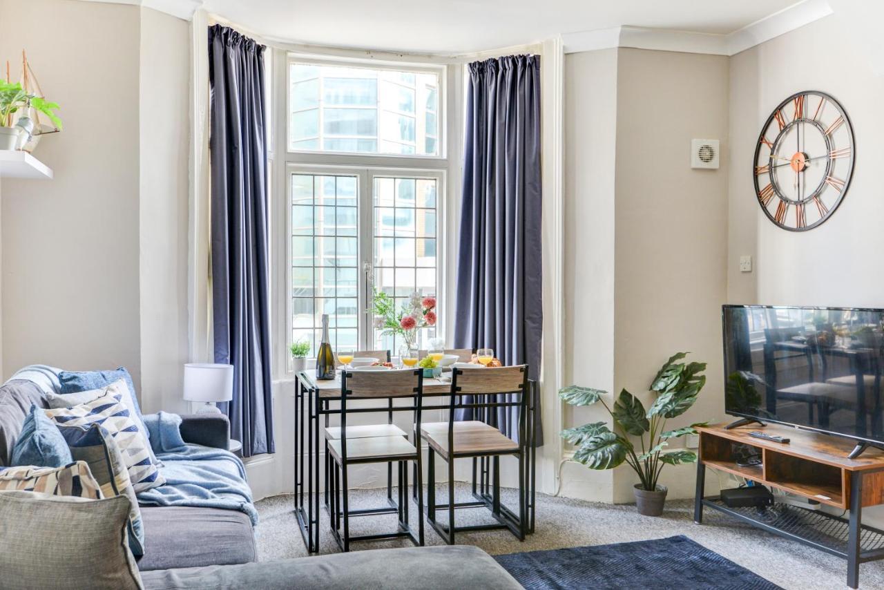 2 Bedroom Apartment - Queens Square Flat 1 Hove Esterno foto