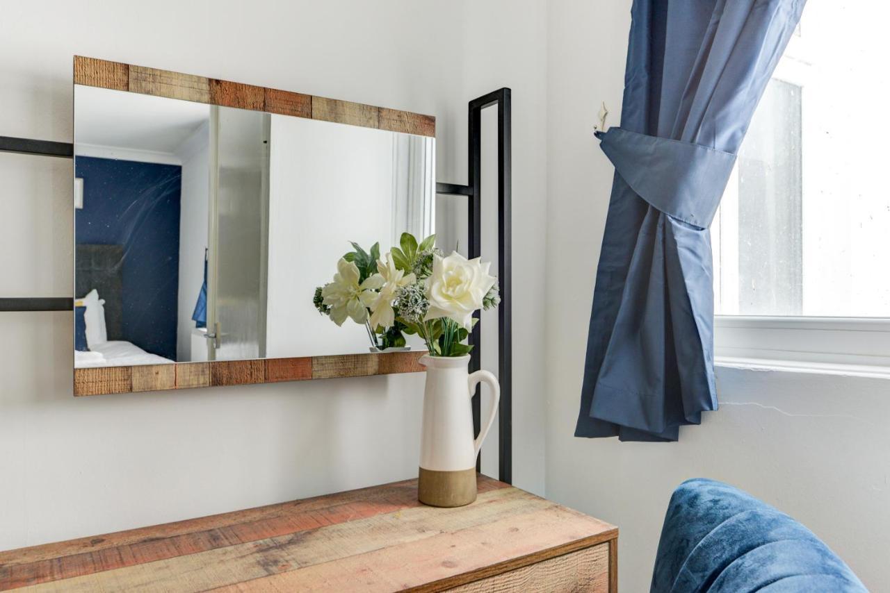 2 Bedroom Apartment - Queens Square Flat 1 Hove Esterno foto